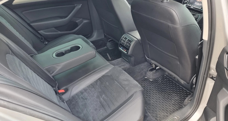 Volkswagen Passat cena 75900 przebieg: 137584, rok produkcji 2016 z Nowa Ruda małe 154